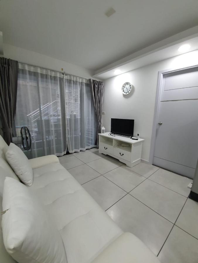 Двух-Комнатная Квартира В Кондоминимуме "Tropikal Garden" Pattaya Exterior photo